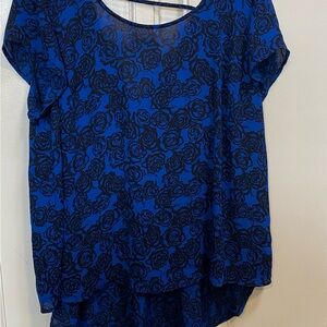 torrid Royal Blue and Black Floral Short Sleeve Top
